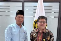 Foto: Dr. Vandarones Purba, ST., SH., MH bersama Dirjend Gatrik Kementerian ESDM Ir. Jisman P Hutajulu, MM seusai pertemuan pada Jumat siang tanggal 21 Juni 2024 di ruang Rapat Ditjend Gatrik