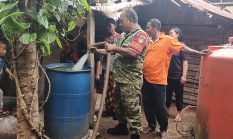 Koramil 03/Kundur Salurkan Air Bersih untuk Warga Tanjung Susup Karimun