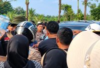 Foto (domi0: masyarakat menyampaikan aspirasinya