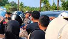 Foto (domi0: masyarakat menyampaikan aspirasinya