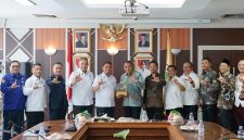 Foto: Wakil Bupati Karimun Rocky Marciano Bawole beserta Tim bersama Wakil Walikota Pekanbaru beserta Tim