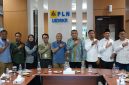 Foto: Wakil Bupati Karimun Rocky Marciano Bawole bersama GM PT PLN UID RKR Didik Wicaksono bersama Tim keduabelah pihak 