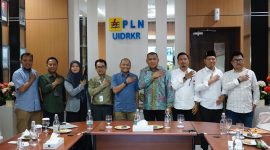 Foto: Wakil Bupati Karimun Rocky Marciano Bawole bersama GM PT PLN UID RKR Didik Wicaksono bersama Tim keduabelah pihak 