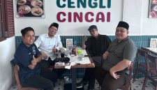 Foto: Romo RD. Agustinus Bergman Jebaut, Dr. Vandarones Purba, Romo RD. Lambertus Pincerius dan Gus Ferry Budiaji