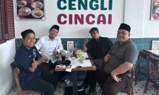 Diskusi Ringan Penuh Canda Pastor Paroki Gereja Katolik dengan Ketua PCNU Kabupaten Karimun